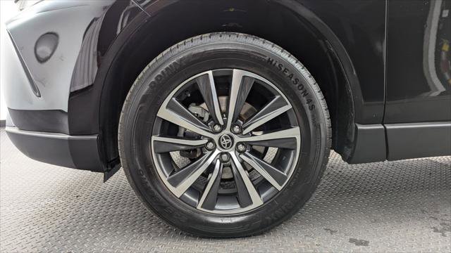 Used 2021 Toyota Venza LE image 31