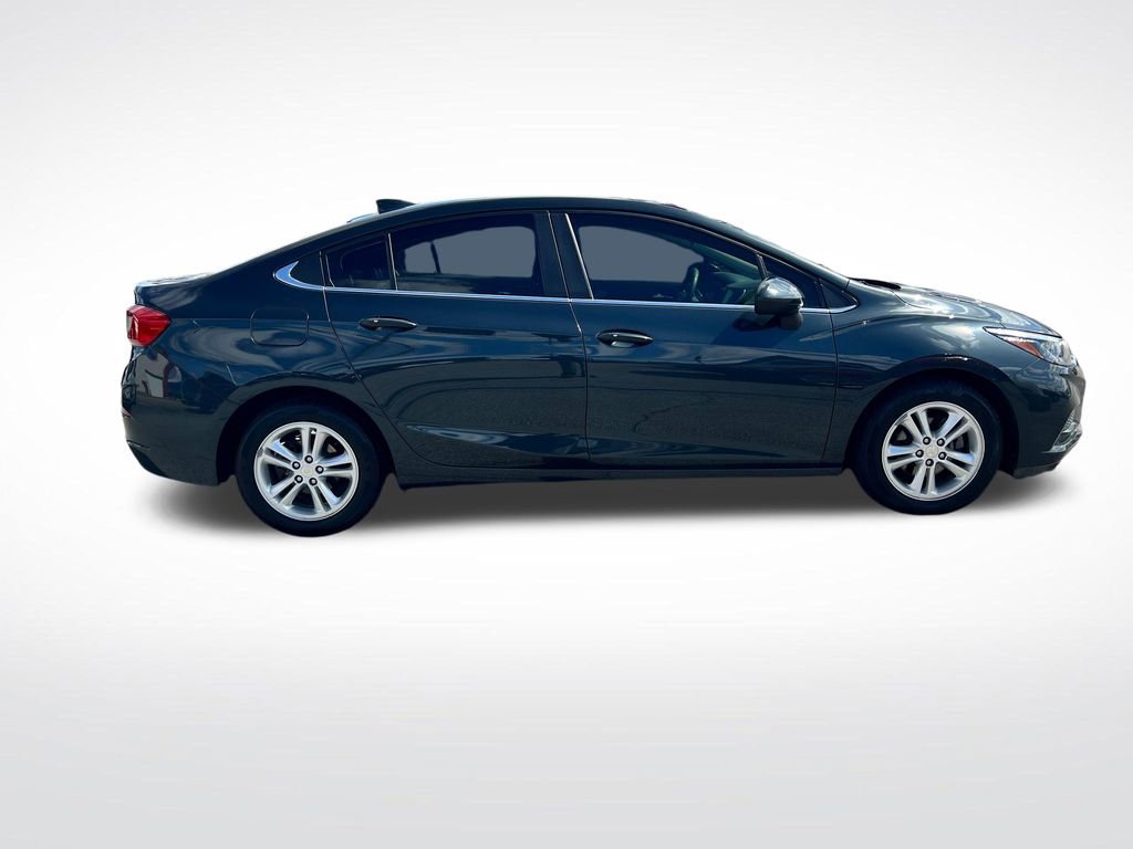 Used 2018 Chevrolet Cruze LT w/ Sun And Sound Package image 9