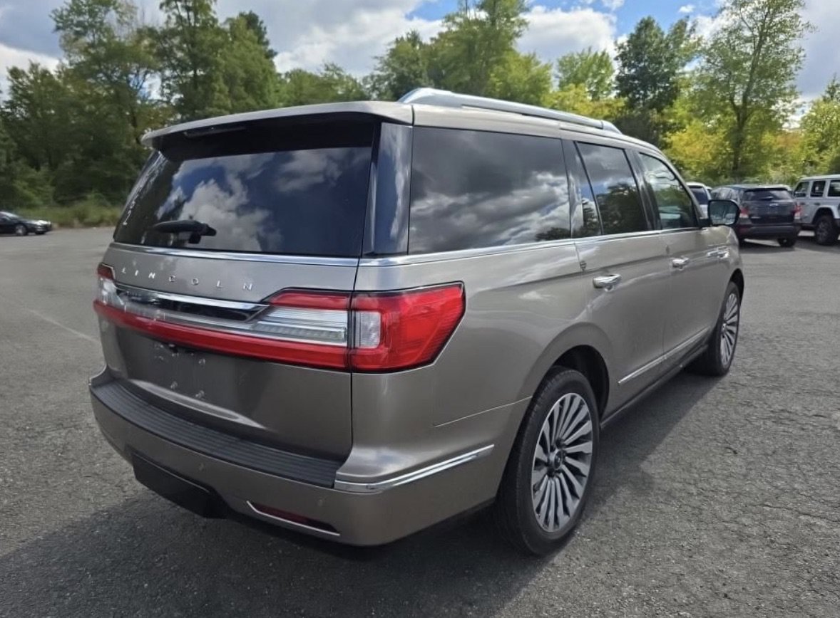 Used 2018 Lincoln Navigator Reserve AWD/4WD image 5