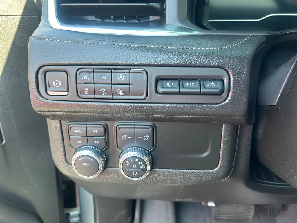 Used 2023 GMC Yukon XL Denali AWD/4WD image 23