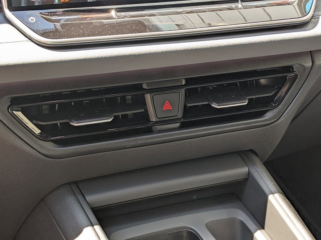 New 2026 Volkswagen Tiguan SE R-Line AWD/4WD image 18