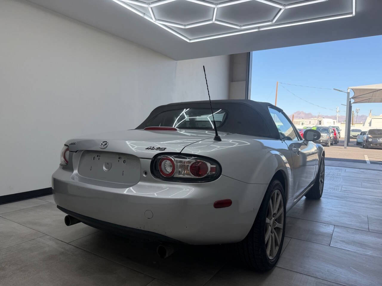 Used 2008 MAZDA MX-5 Miata Touring image 9