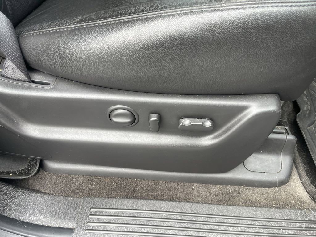 Used 2013 Chevrolet Tahoe LT AWD/4WD image 34