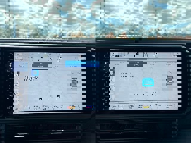 Used 2025 Jeep Wrangler Unlimited Rubicon image 28