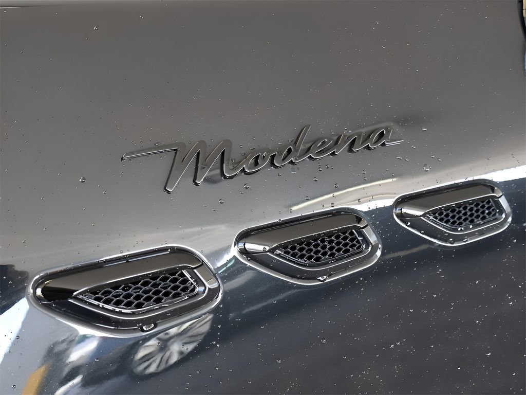 Used 2025 Maserati Grecale Modena image 4