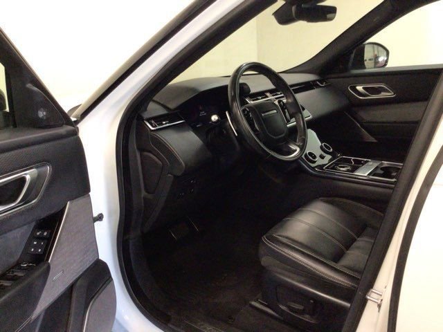 Used 2019 Land Rover Range Rover Velar R-Dynamic SE image 16