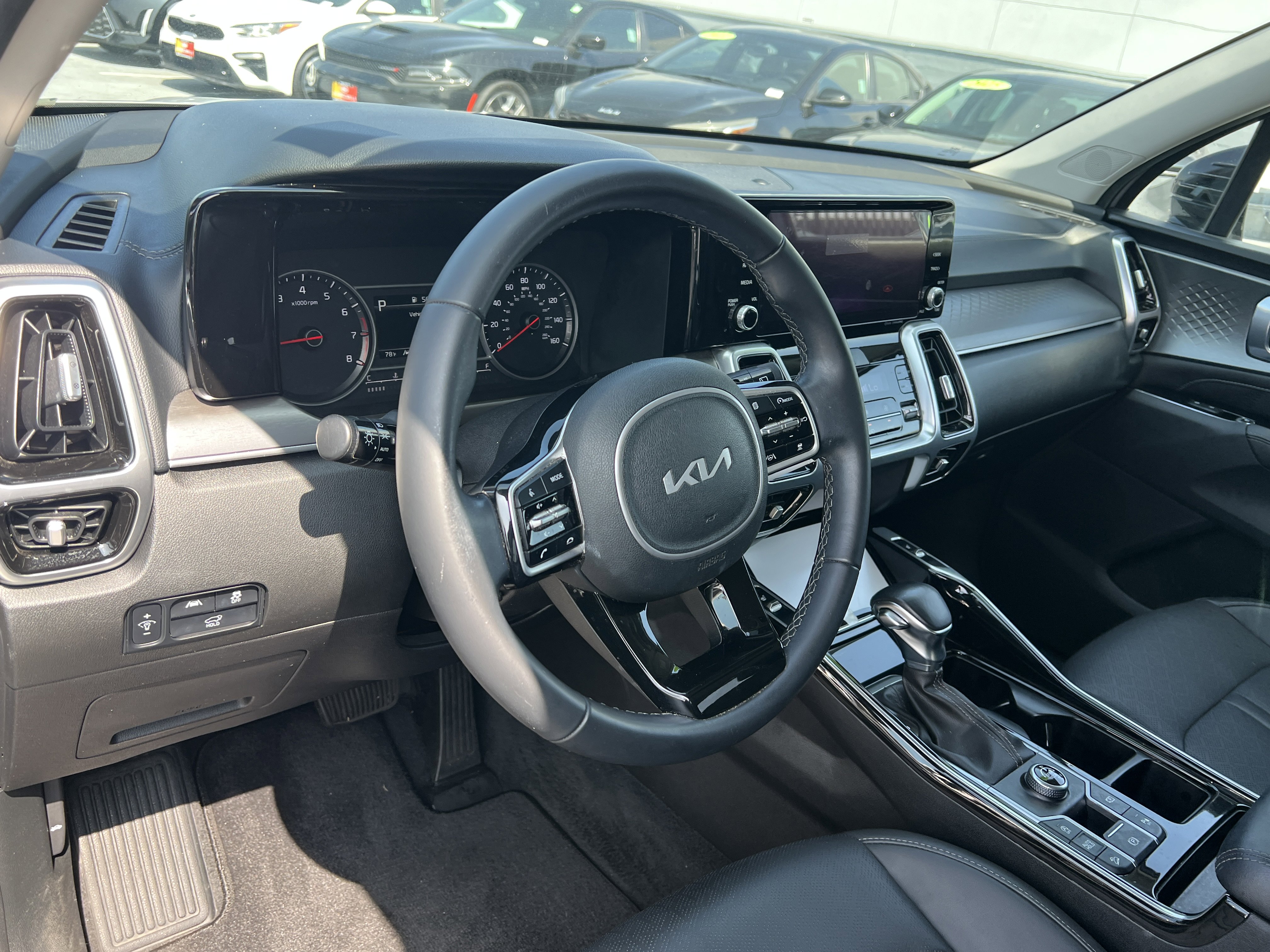 Certified 2022 Kia Sorento SX image 25