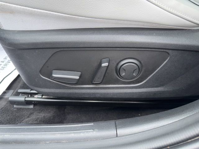 Used 2024 Hyundai Elantra Limited image 12