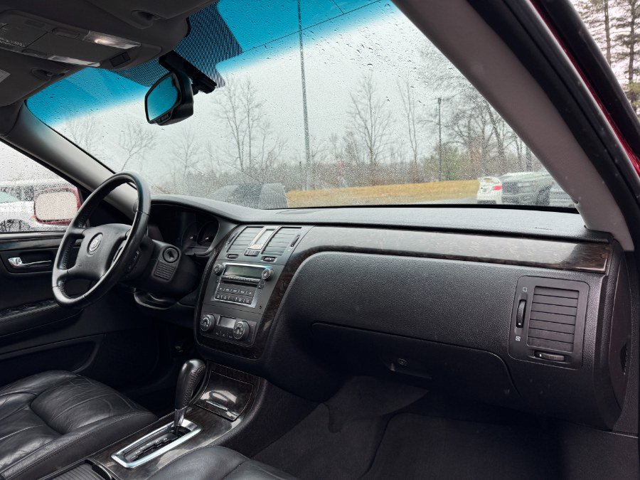 Used 2011 Cadillac DTS 4dr Sdn Base FWD image 19