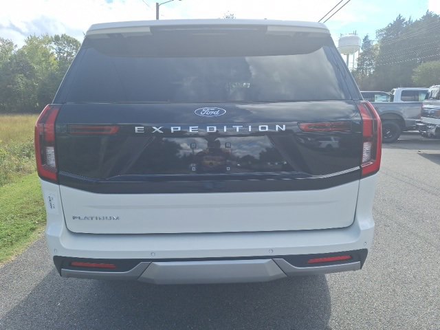 New 2025 Ford Expedition Platinum image 4