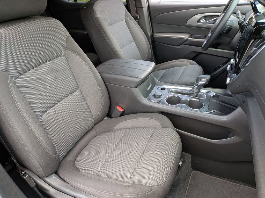 Used 2023 Chevrolet Traverse LT FWD image 27