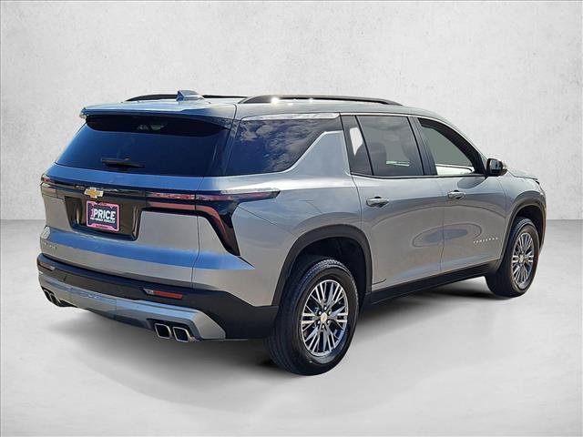 Used 2025 Chevrolet Traverse LT FWD image 5