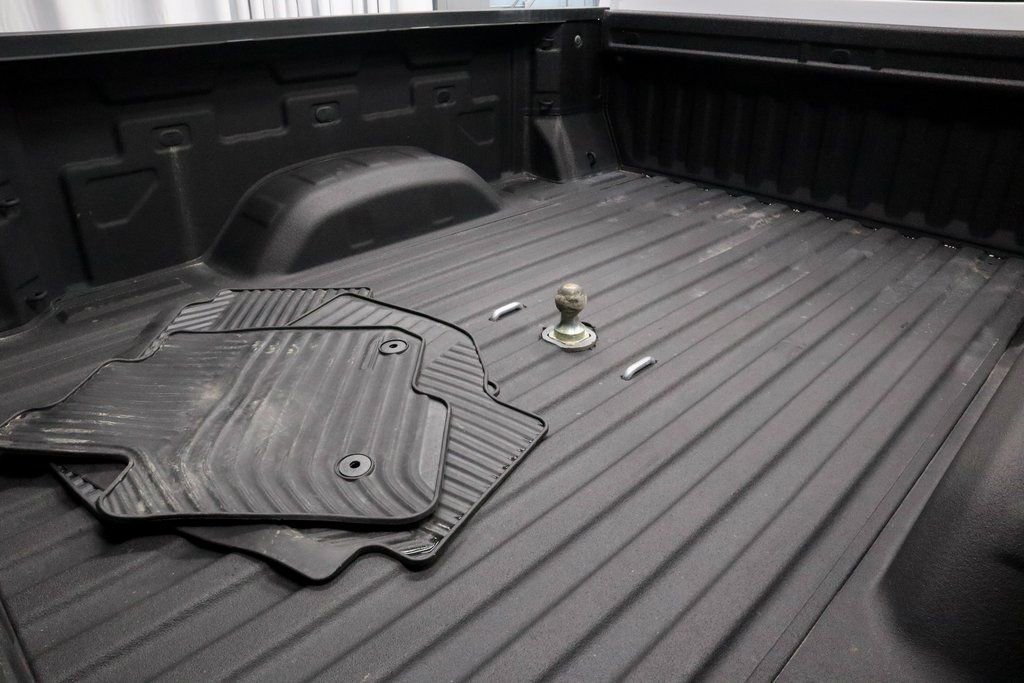 Used 2025 Chevrolet Silverado 2500 Custom w/ Custom Value Package image 17