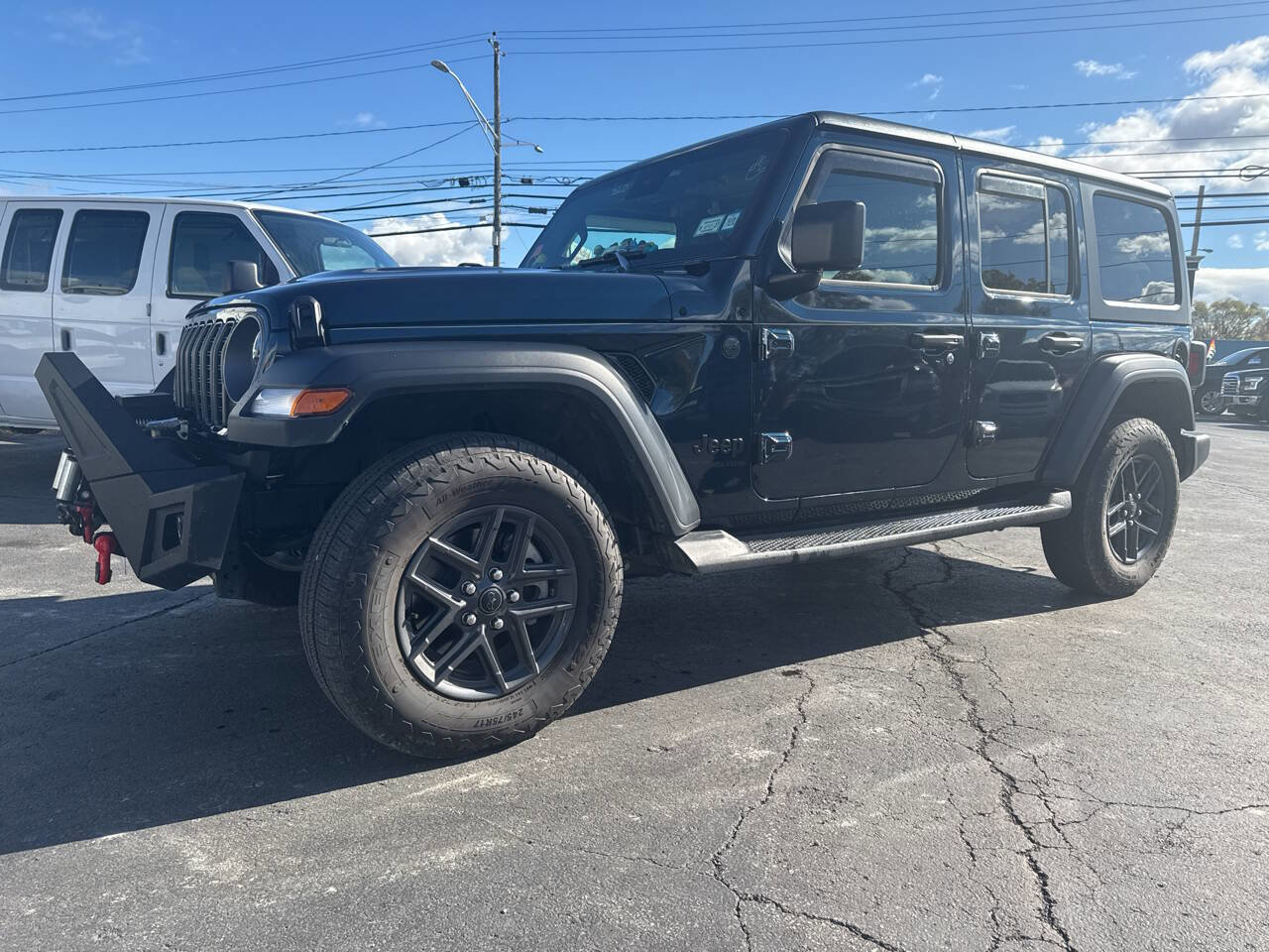 Used 2025 Jeep Wrangler Unlimited Sport image 2