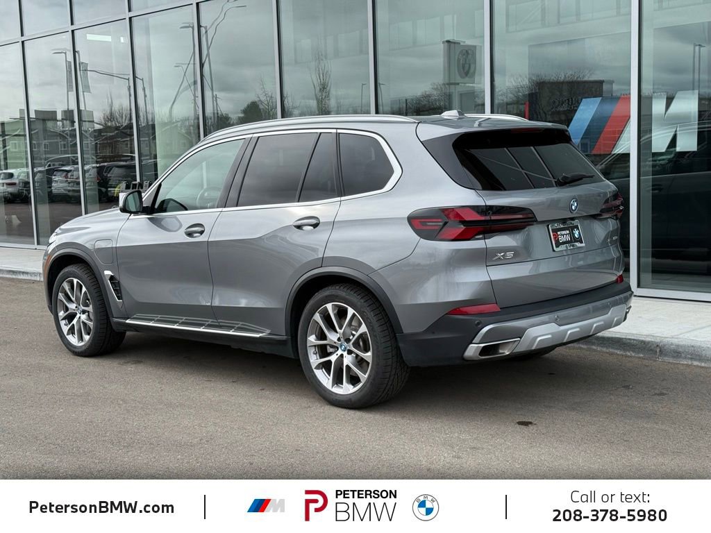 Used 2025 BMW X5 xDrive50e image 5