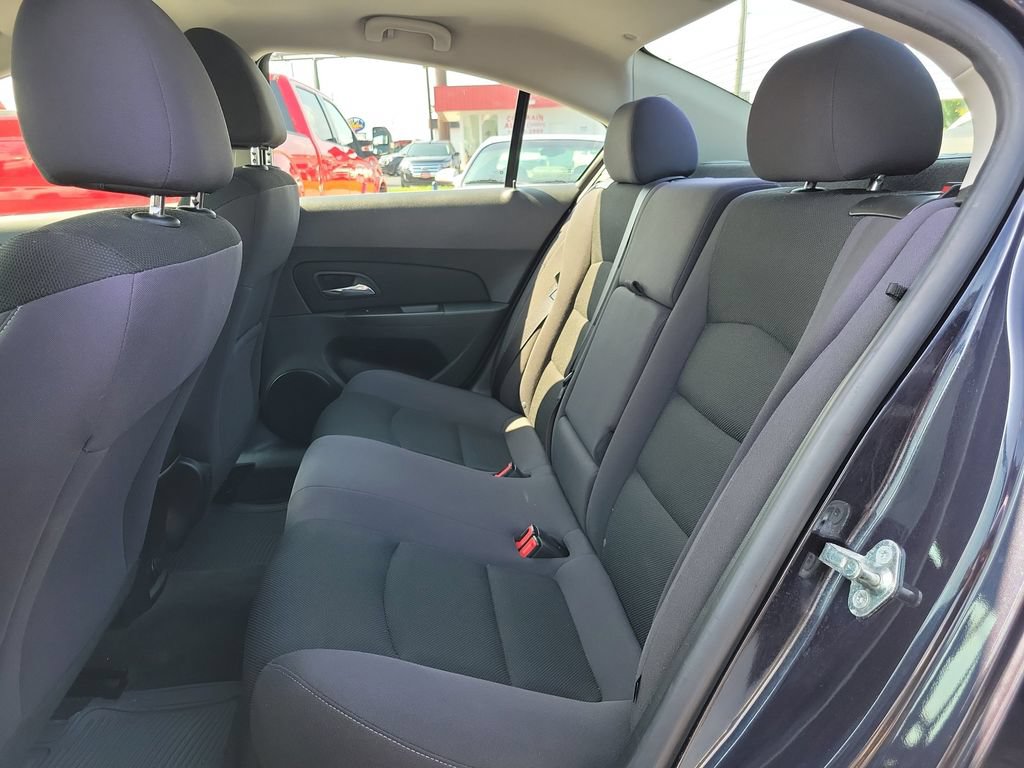 Used 2015 Chevrolet Cruze LT FWD image 15