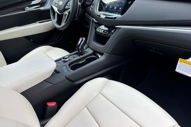 New 2026 Cadillac XT5 Sportv w/ LPO, Floor Liner Package image 16