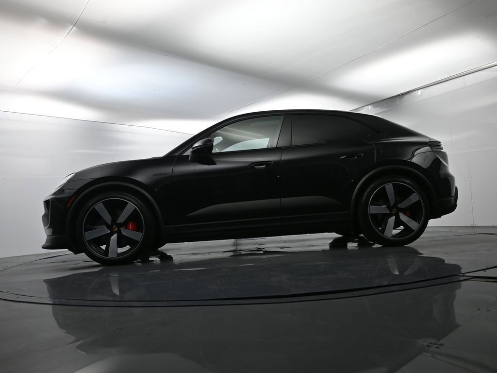 Certified 2025 Porsche Macan 4S Electric image 49