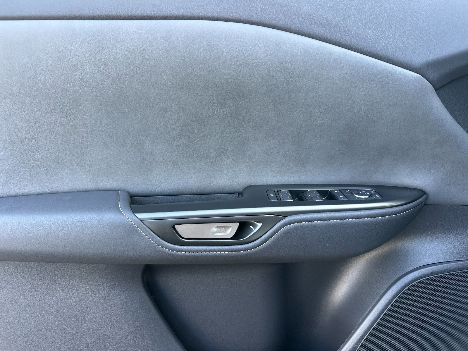 Used 2026 Lexus RZ 350e 2WD w/ Accessory Package (K3) image 11