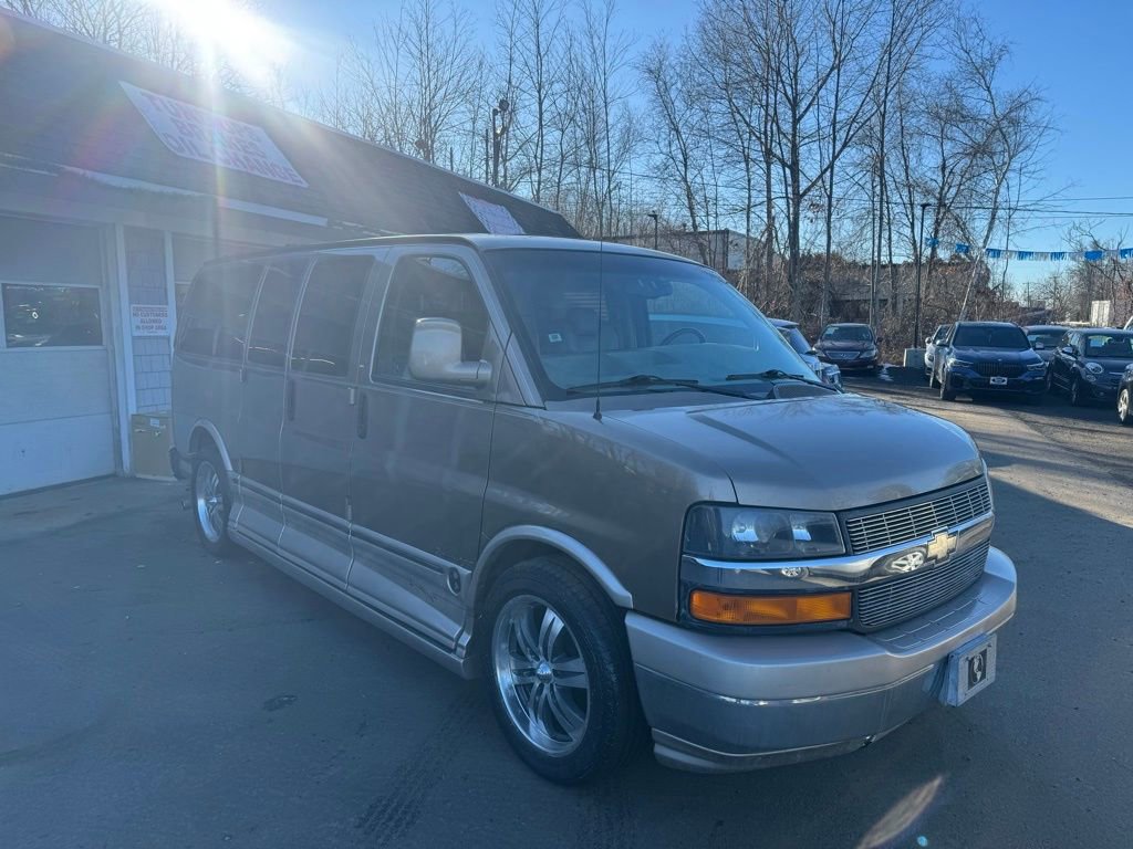 Used 2004 Chevrolet Express 1500 RWD image 1