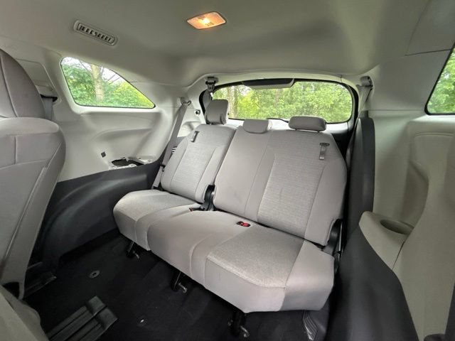 Certified 2023 Toyota Sienna LE FWD image 25