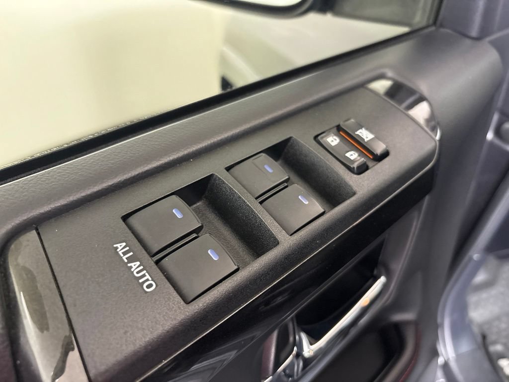 Used 2019 Toyota 4Runner TRD Off-Road Premium AWD/4WD image 18