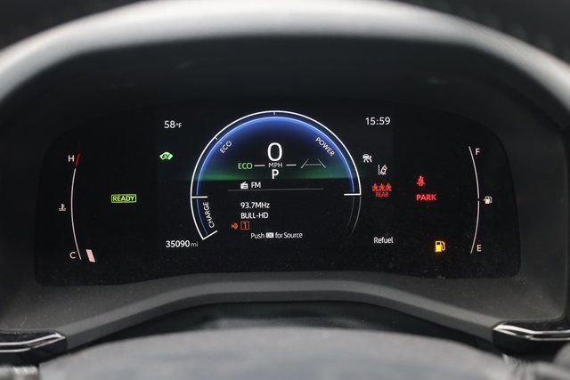 Used 2025 Toyota Camry SE image 16