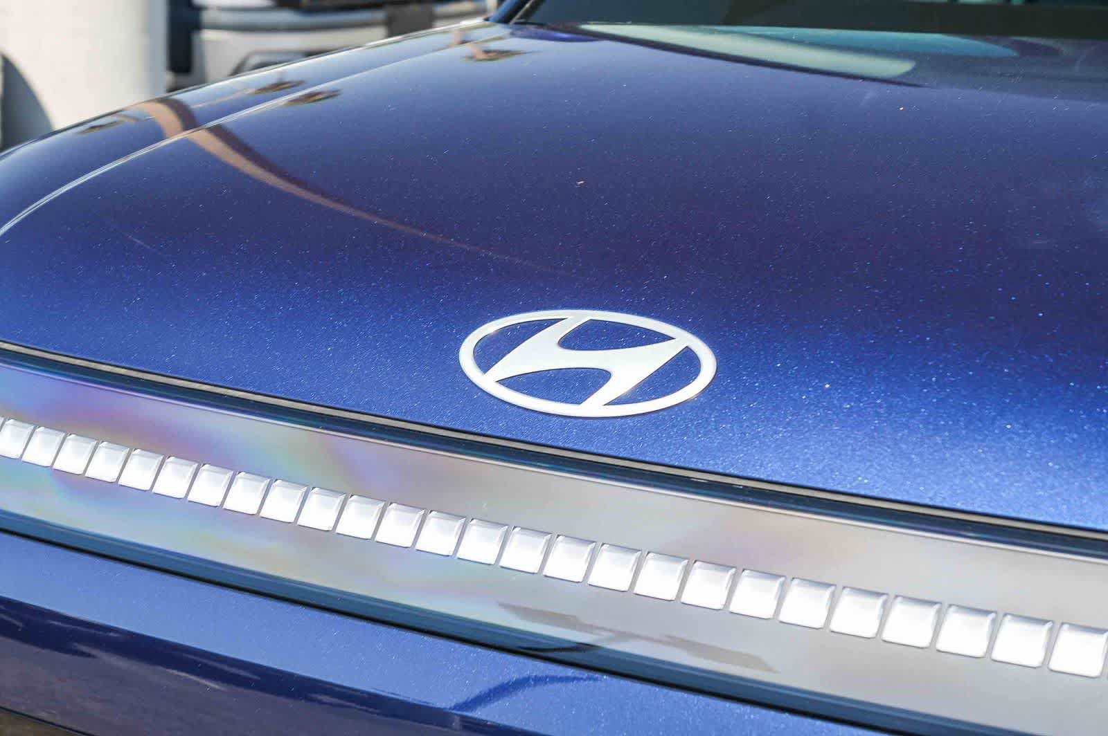 Certified 2026 Hyundai Ioniq 9 SEL AWD/4WD image 11