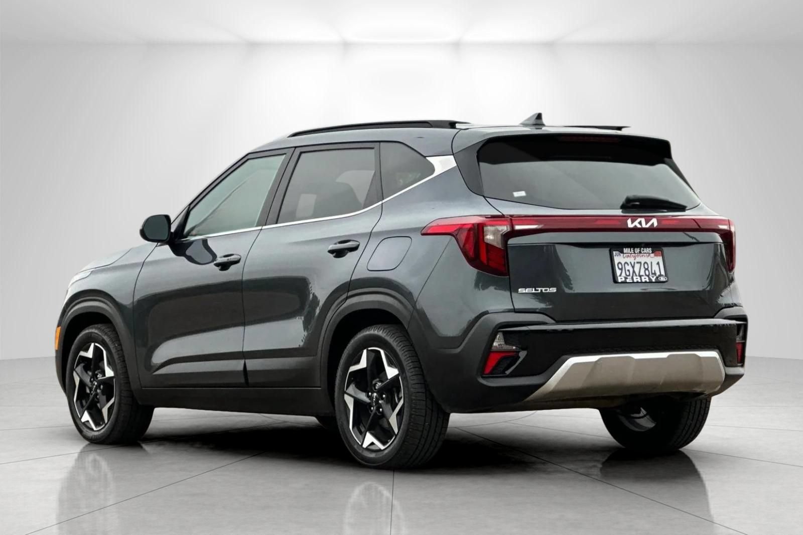 Used 2024 Kia Seltos EX FWD image 5
