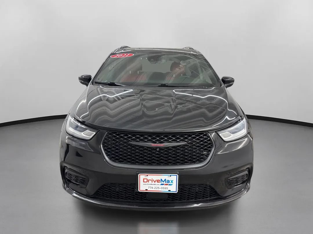 Used 2021 Chrysler Pacifica Limited w/ Premium & Safety Sphere Group AWD/4WD image 2