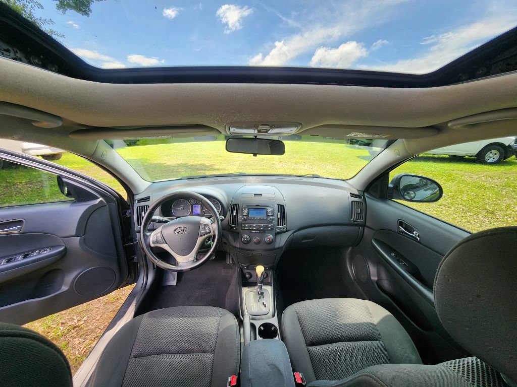 Used 2009 Hyundai Elantra w/ Premium-Sport Pkg 2 FWD image 11