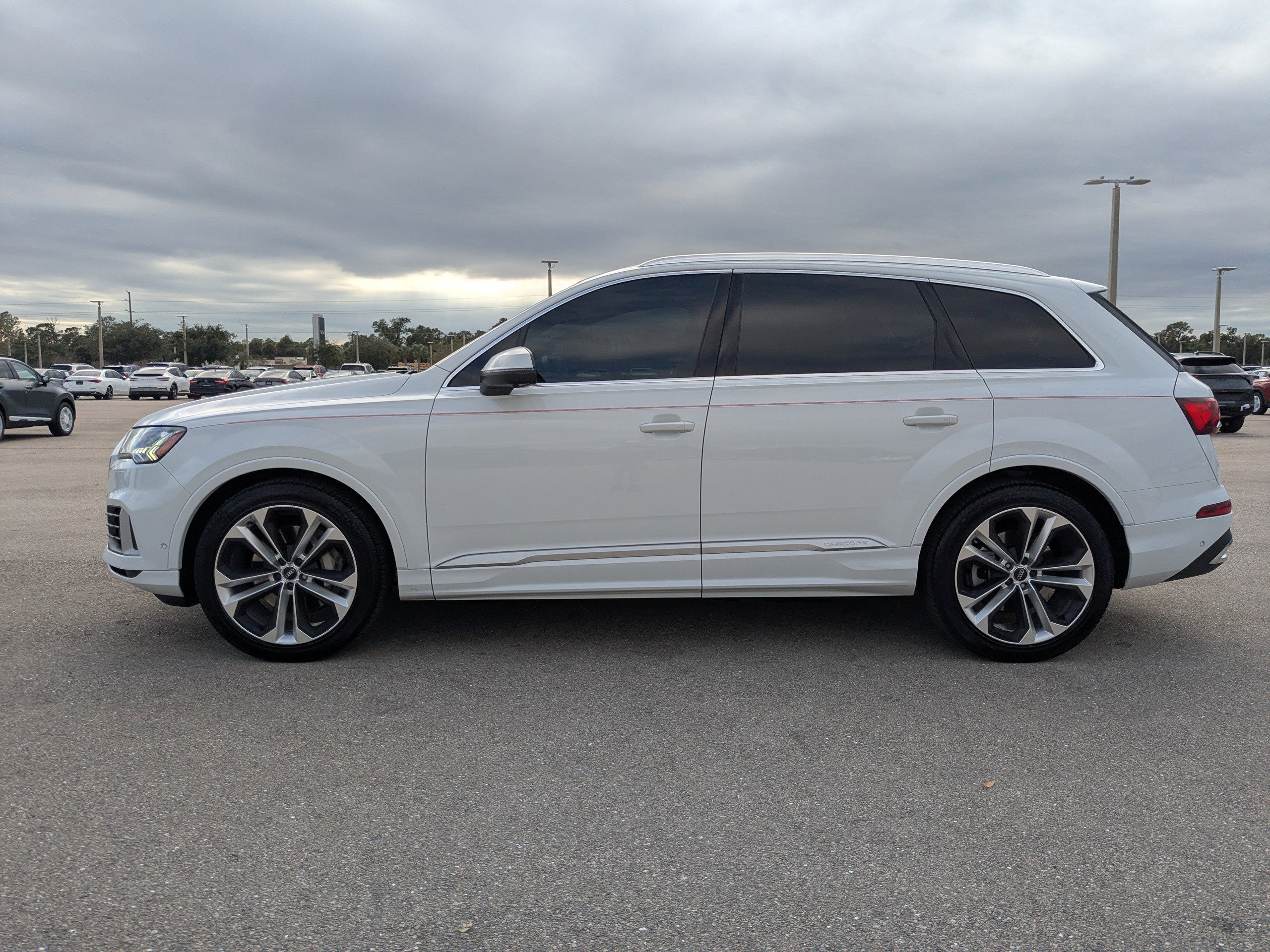Used 2020 Audi Q7 3.0T Prestige image 7