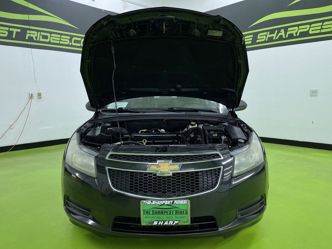 Used 2013 Chevrolet Cruze LS FWD image 4