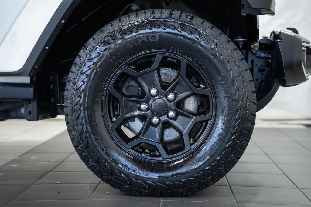 Certified 2022 Jeep Gladiator Sport AWD/4WD image 17