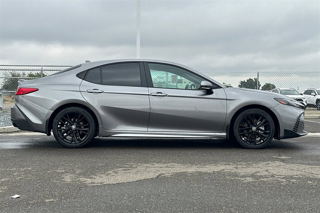 New 2026 Toyota Camry SE image 3