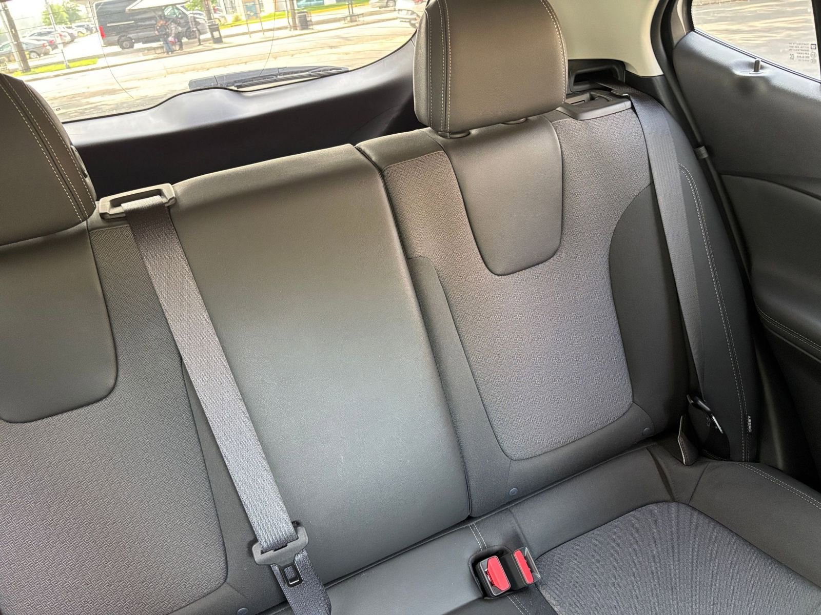 Used 2025 Buick Encore GX Preferred FWD image 32