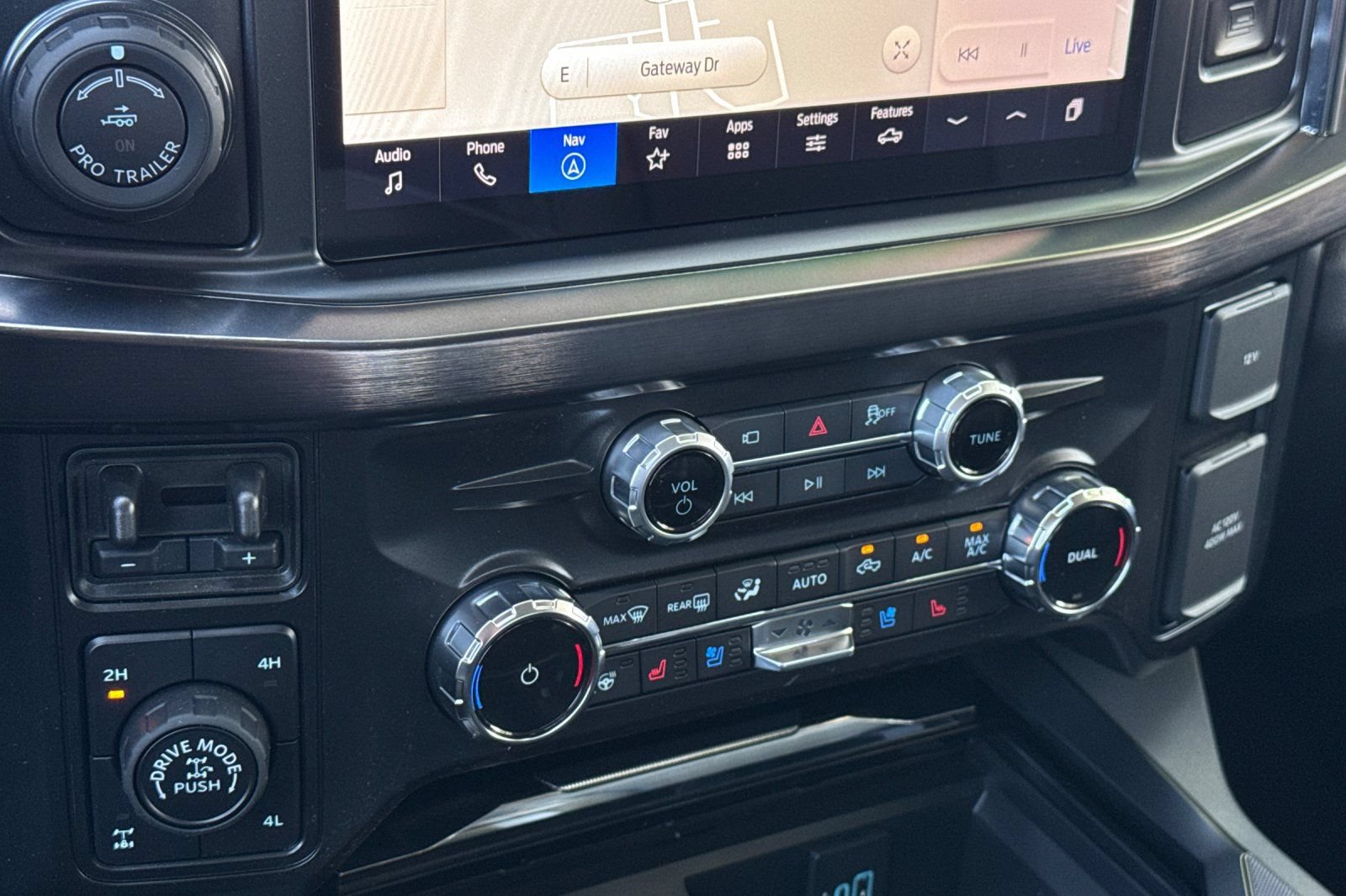 New 2026 Ford F350 Lariat w/ Tremor Off-Road Package AWD/4WD image 22