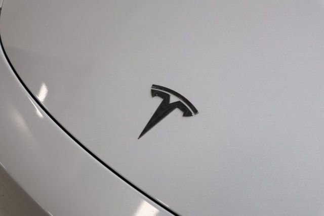 Used 2022 Tesla Model Y Long Range image 10