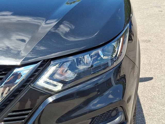 Used 2022 Nissan Rogue Sport SV FWD image 11