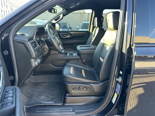 Used 2024 GMC Yukon XL AT4 w/ Technology Package image 18