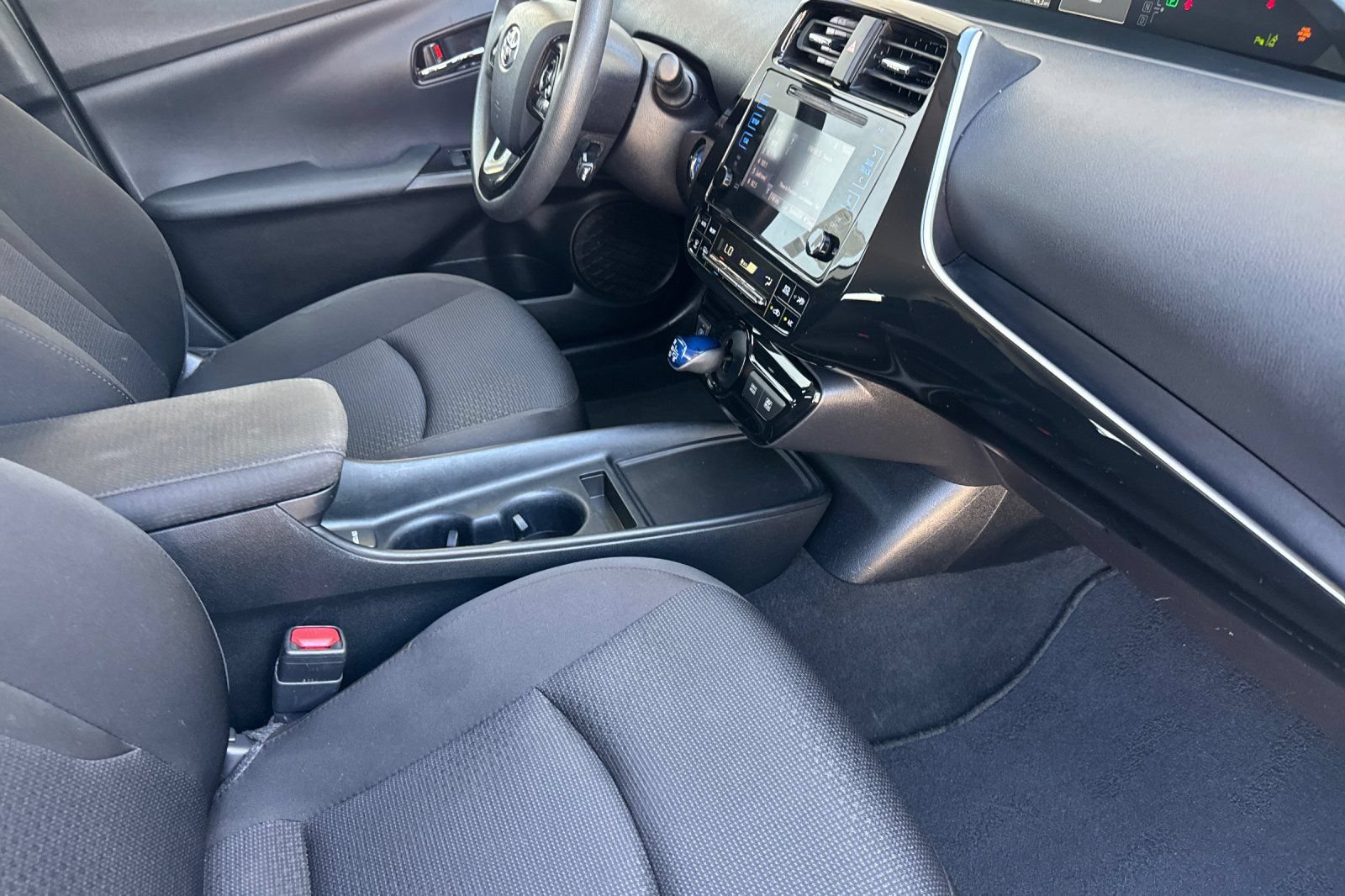 Used 2019 Toyota Prius LE w/ Preferred Accessory Package AWD/4WD image 16