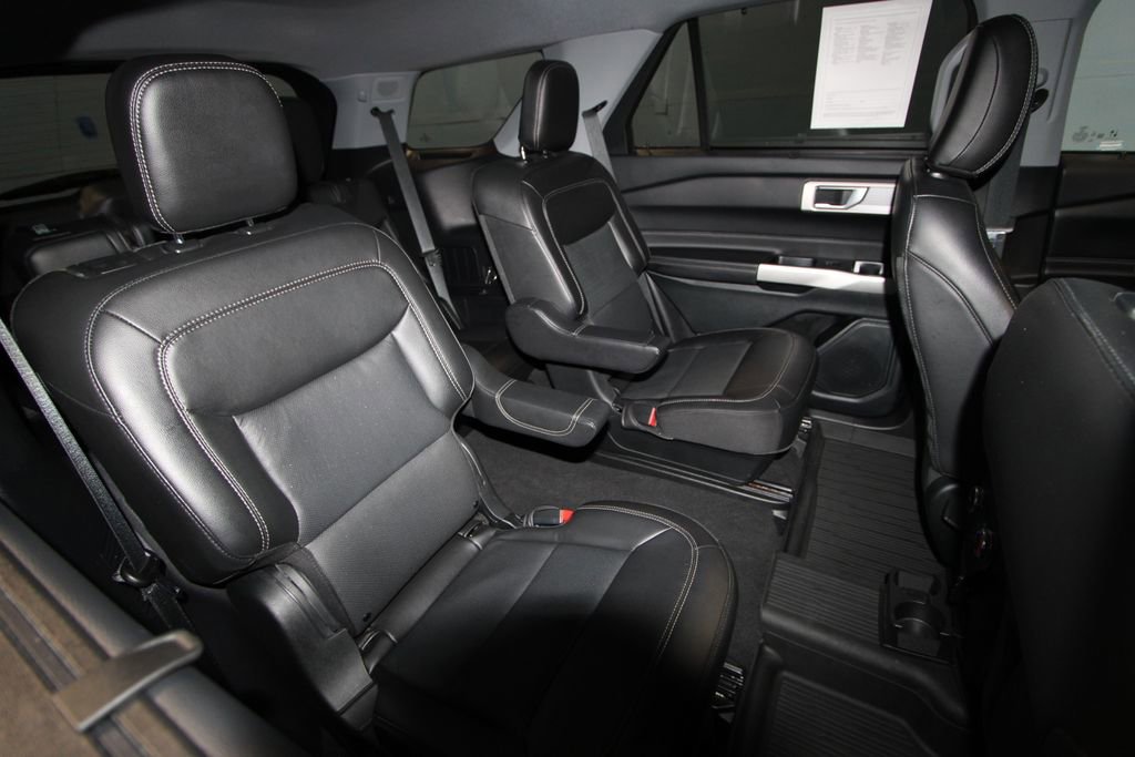 Used 2022 Ford Explorer Limited w/ Equipment Group 301A image 26