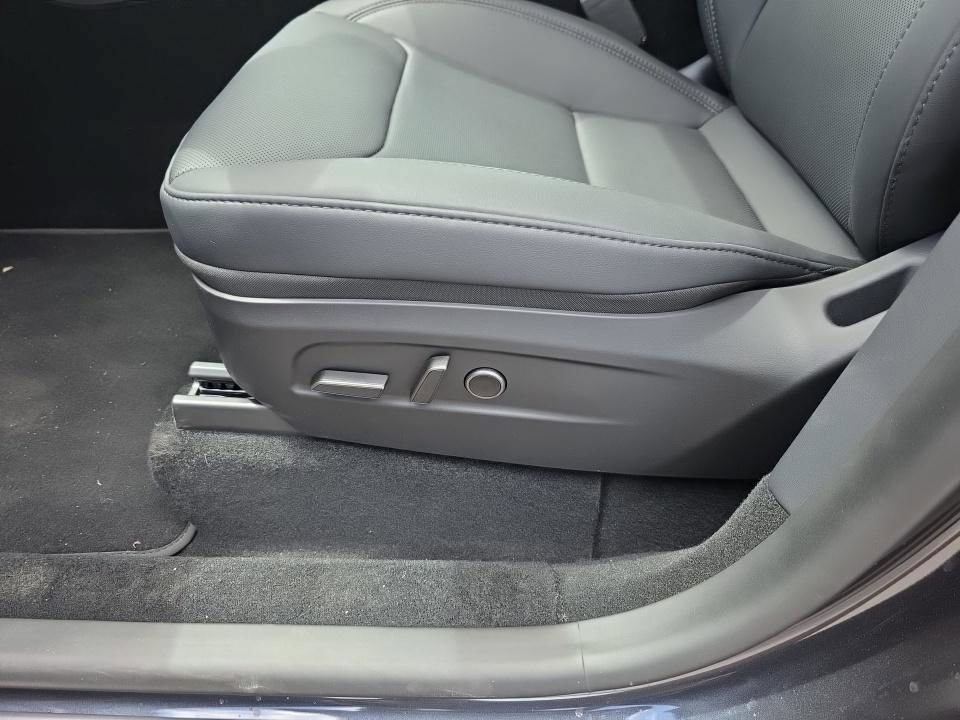 Used 2026 Tesla Model Y AWD image 19