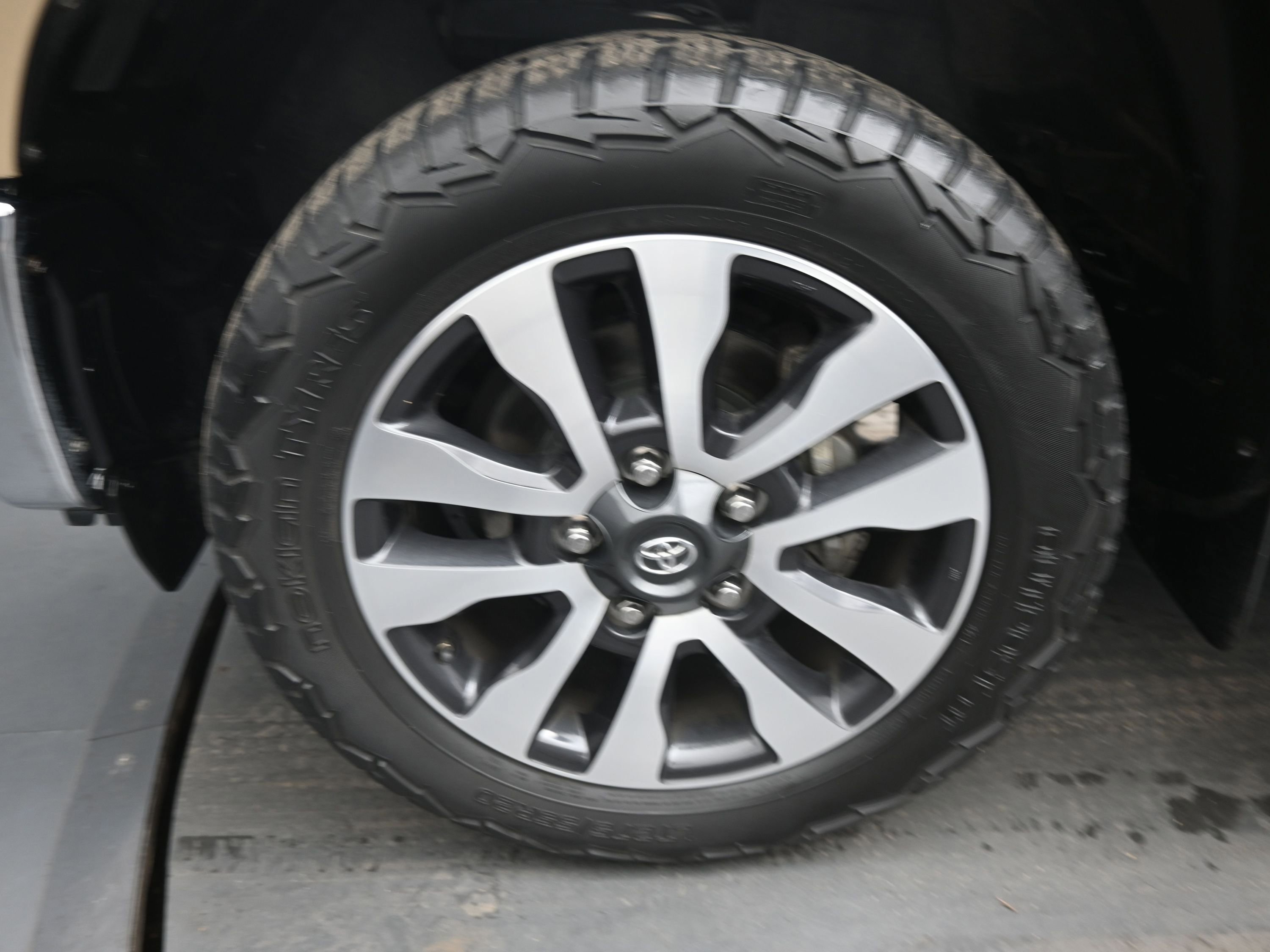 Used 2019 Toyota Tundra Limited image 9