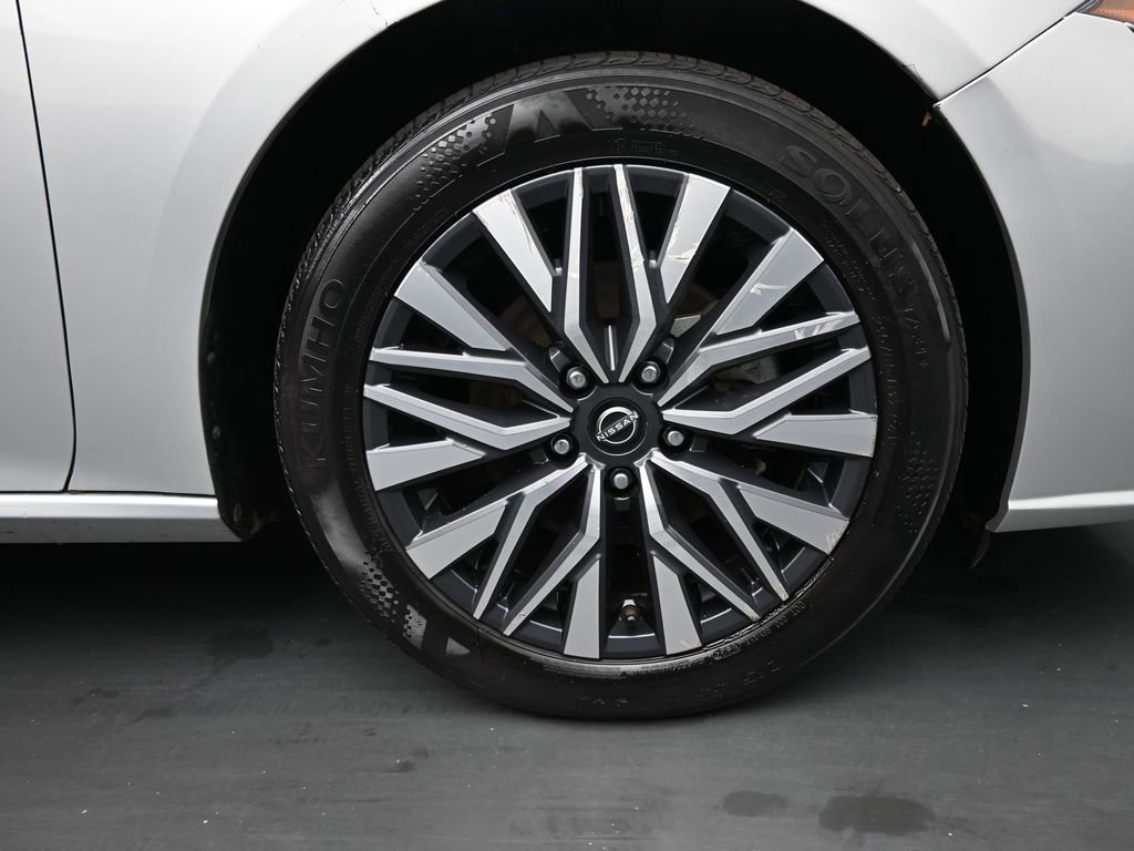 Used 2024 Nissan Altima 2.5 SV image 10