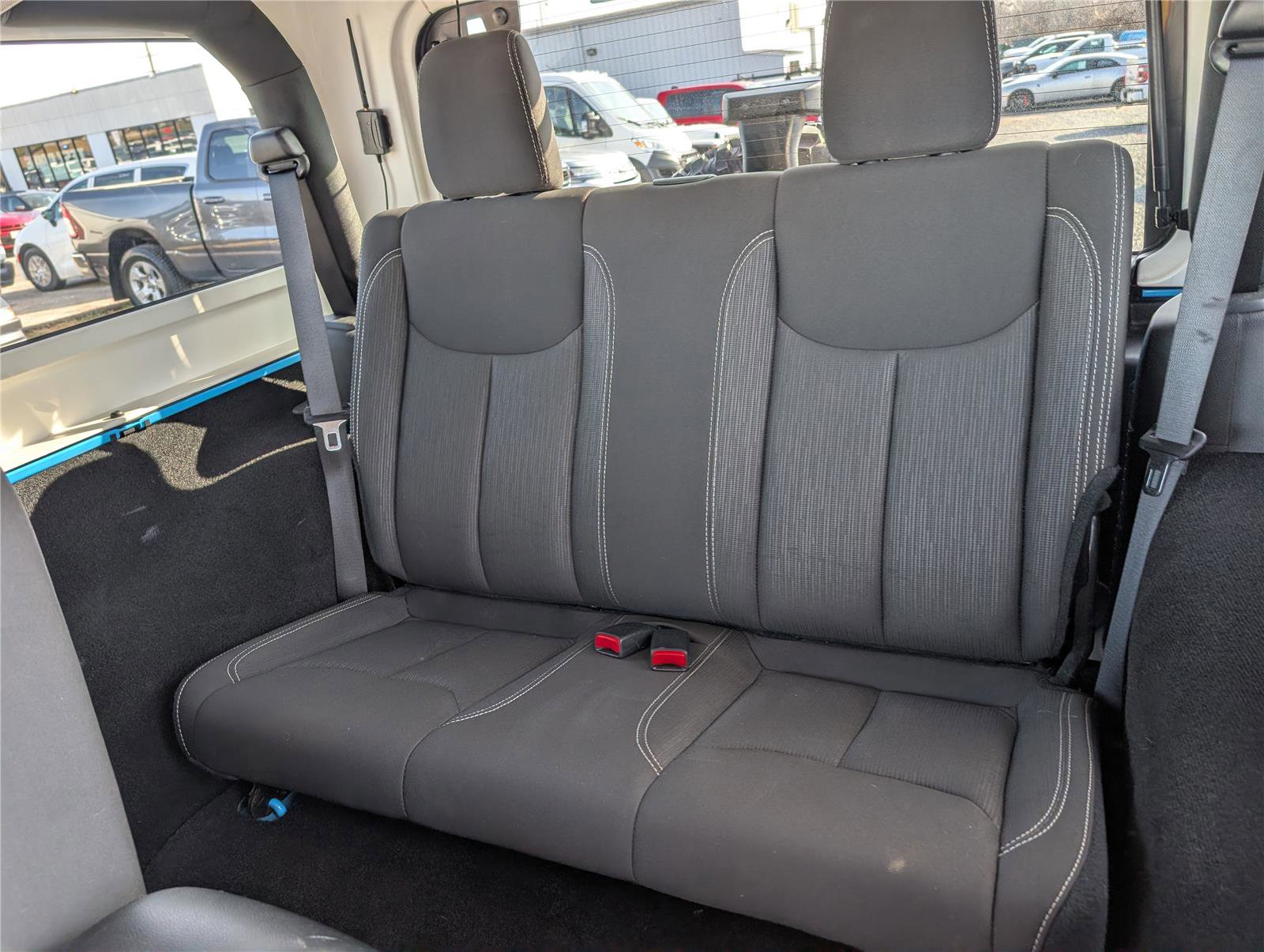 Used 2018 Jeep Wrangler Rubicon w/ Power Convenience Group image 16