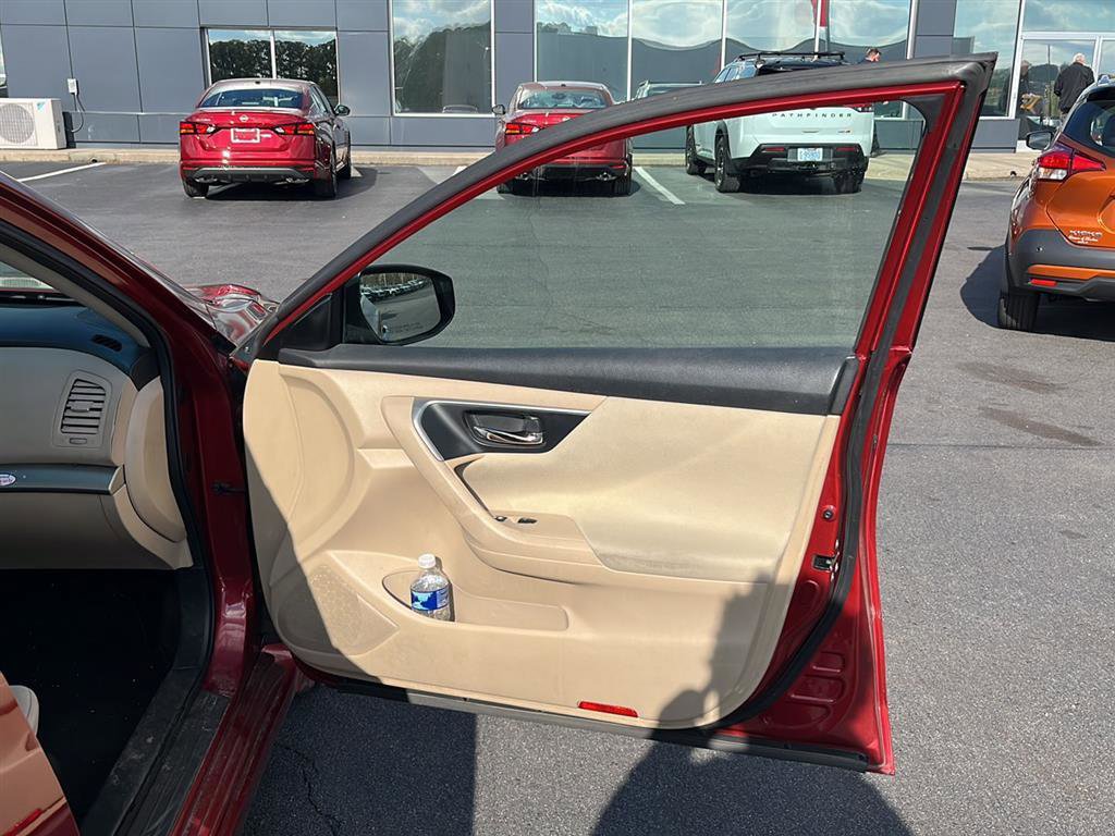 Used 2015 Nissan Altima 2.5 SV w/ Convenience Package image 17