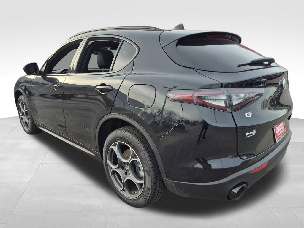 New 2025 Alfa Romeo Stelvio Sprint w/ Convenience Package image 4