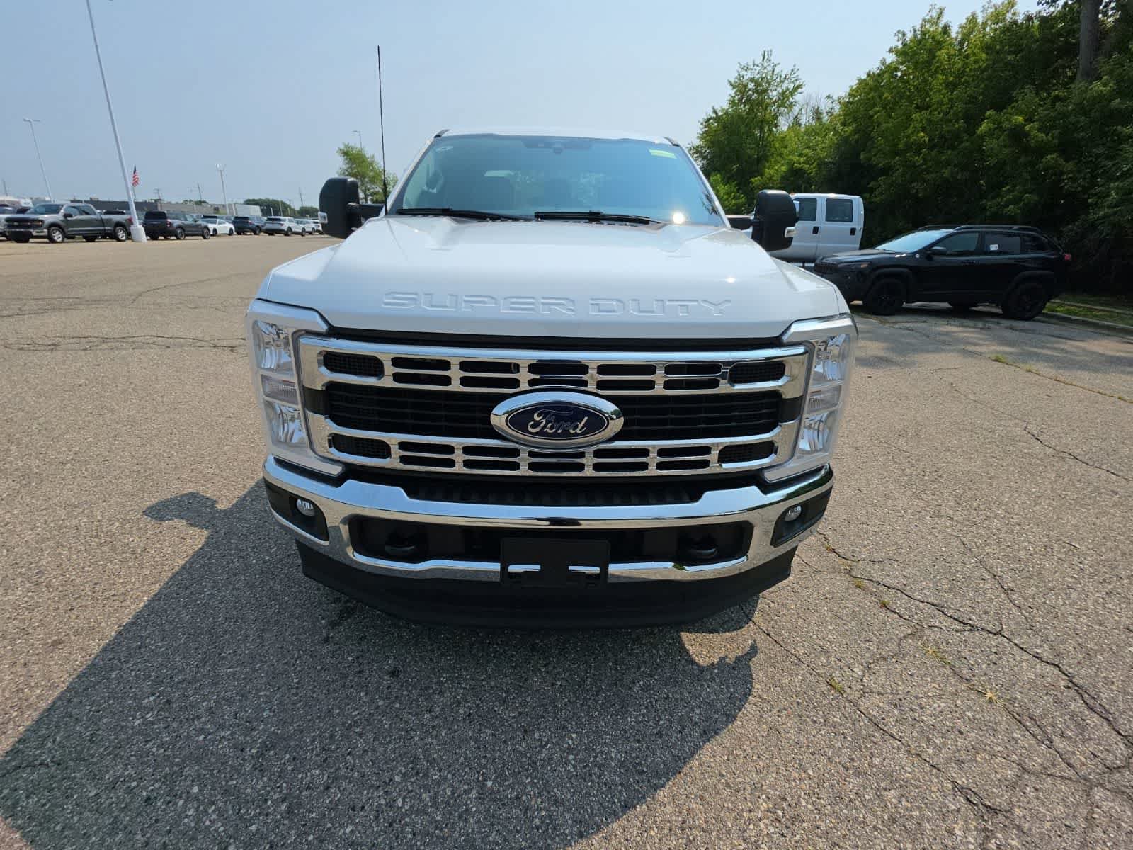 Used 2025 Ford F250 XLT AWD/4WD image 4