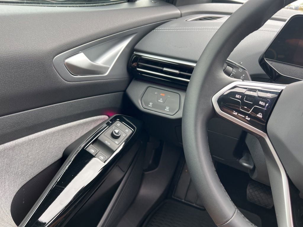 Used 2025 Volkswagen ID.4 Pro image 18